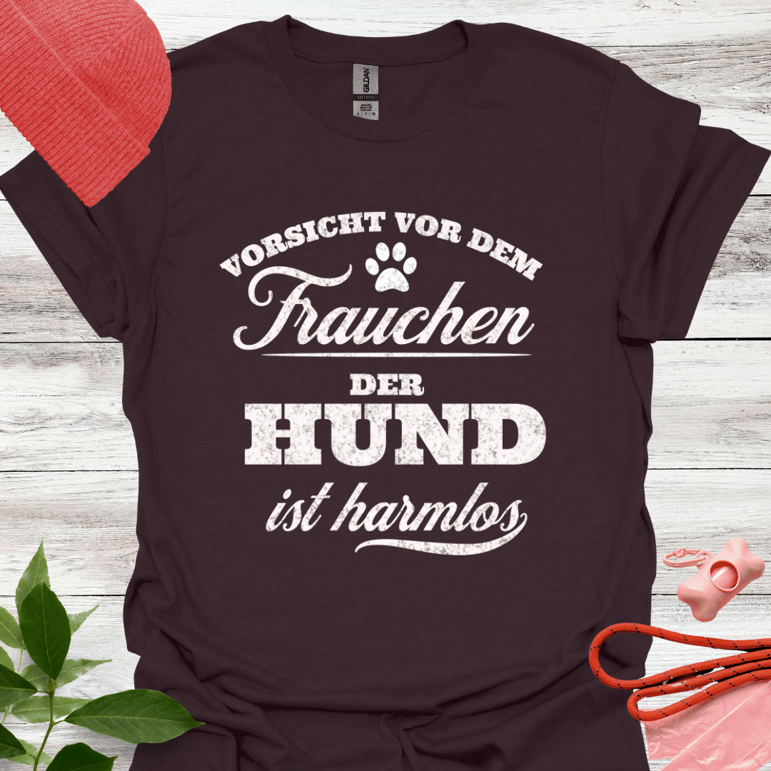 Vorsicht vor dem Frauchen, der Hunde ist harmlos. Lustiges T-Shirt für Hundeliebhaberinnen, Unisex Softstyle T-Shirt