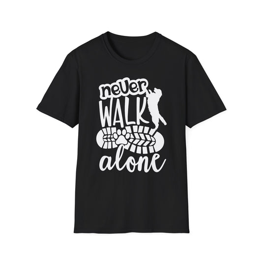 Never walk alone, T-Shirt Hundebesitzer, Geschenk Hundeliebhaber, Unisex Softstyle T-Shirt