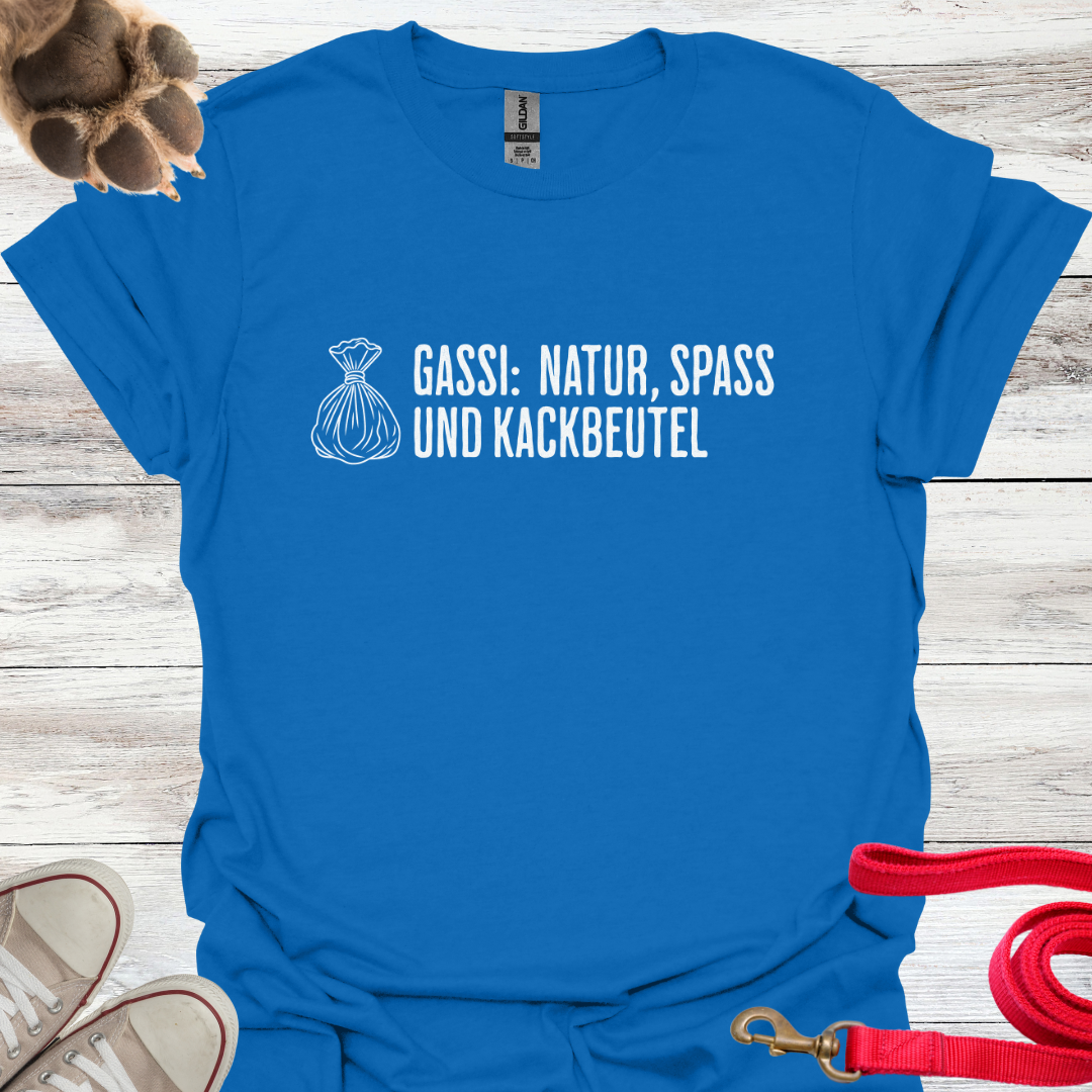 Gassi: Natur, Spaß und Kackbeutel, Lustiges T-Shirt für Hundeliebhaber, Unisex Softstyle T-Shirt